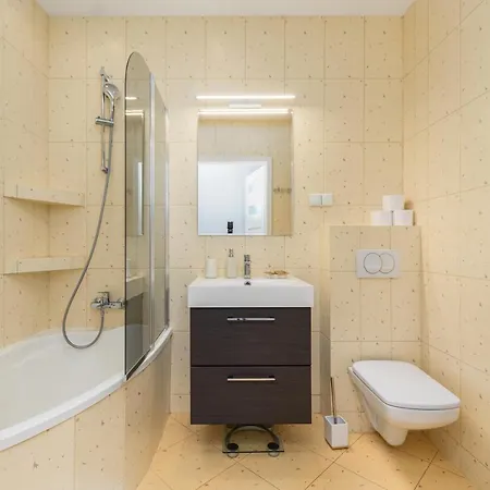 Zadumana 3/5 By Homeprime Warszawa Zewnętrze zdjęcie